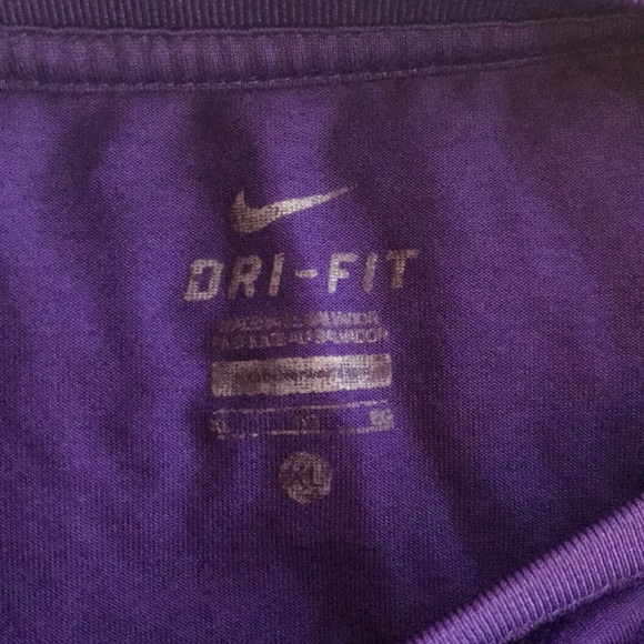 Nike shirt - Picture 3 of 3